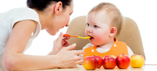 ¿Cuántas calorías se deben consumir durante la alimentación infantil?