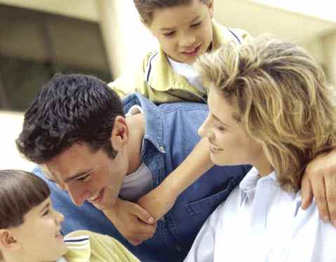 El cuidado de los niños en la familia: el papel de las tías y los tíos