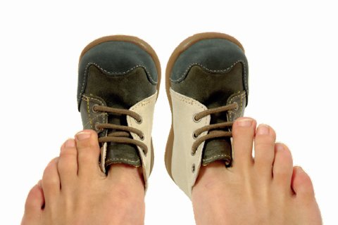 Calzado para niños: consecuencias de utilizar calzado demasiado ajustado