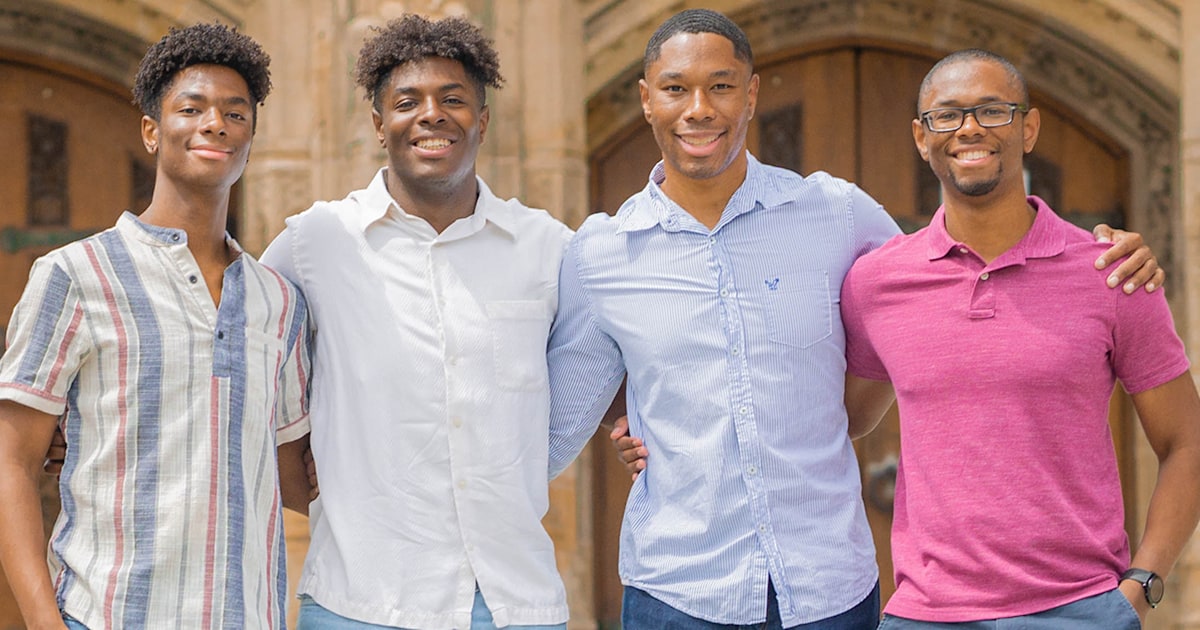 Los hermanos cuatrillizos se gradúan juntos en Yale