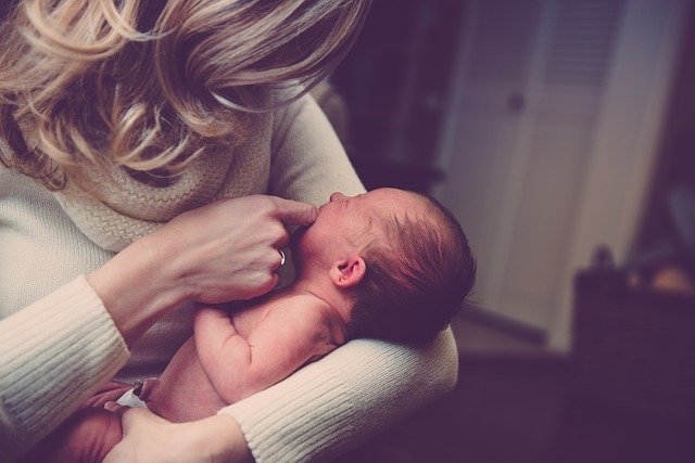 Los 10 signos de fiebre en los recién nacidos que no debes ignorar; causas y tratamientos