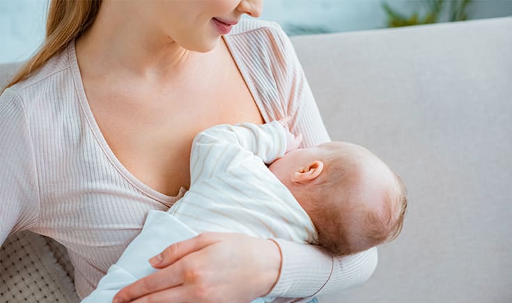 Información sobre COVID-19 para madres lactantes