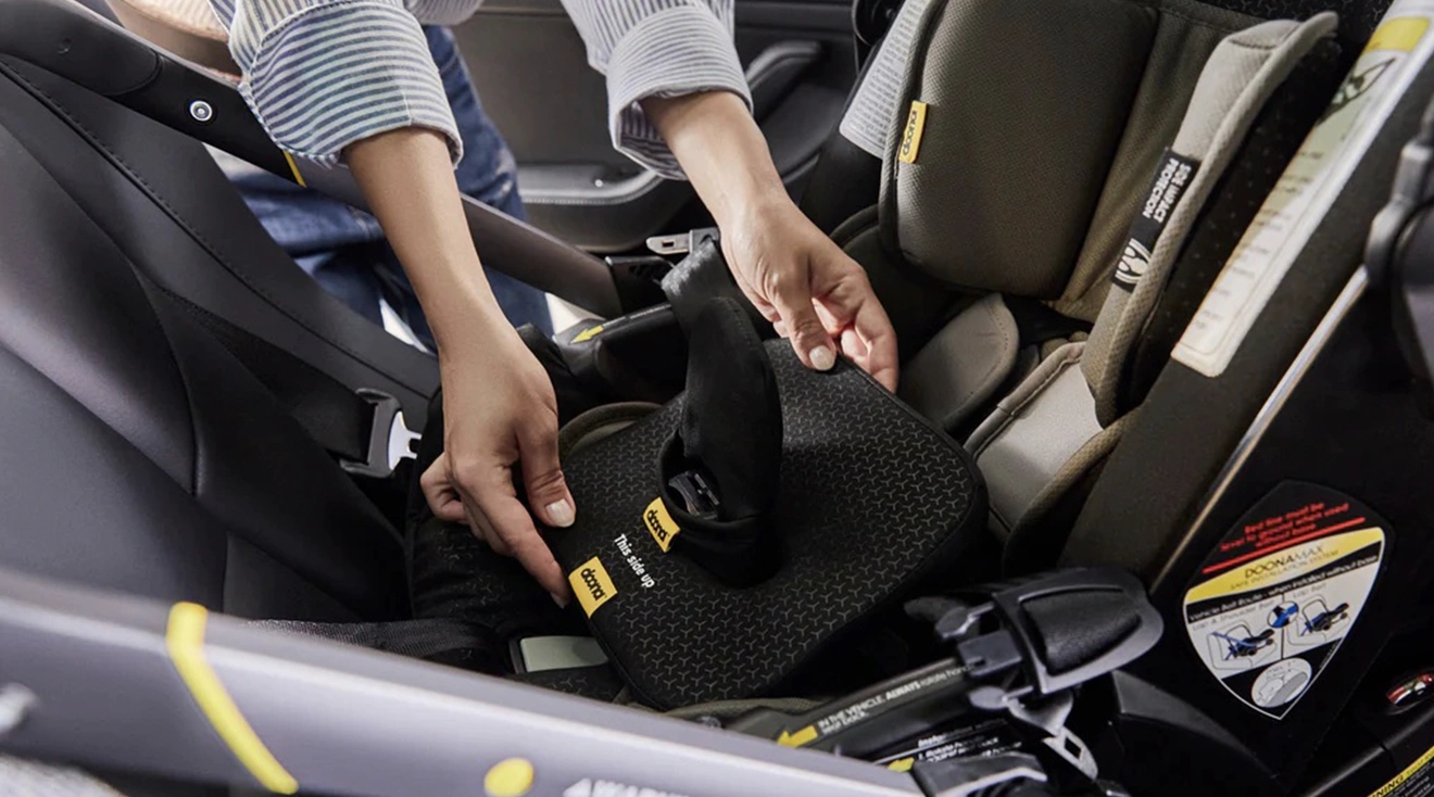 Doona lanza un sistema de alerta en las sillas de coche para salvar vidas
