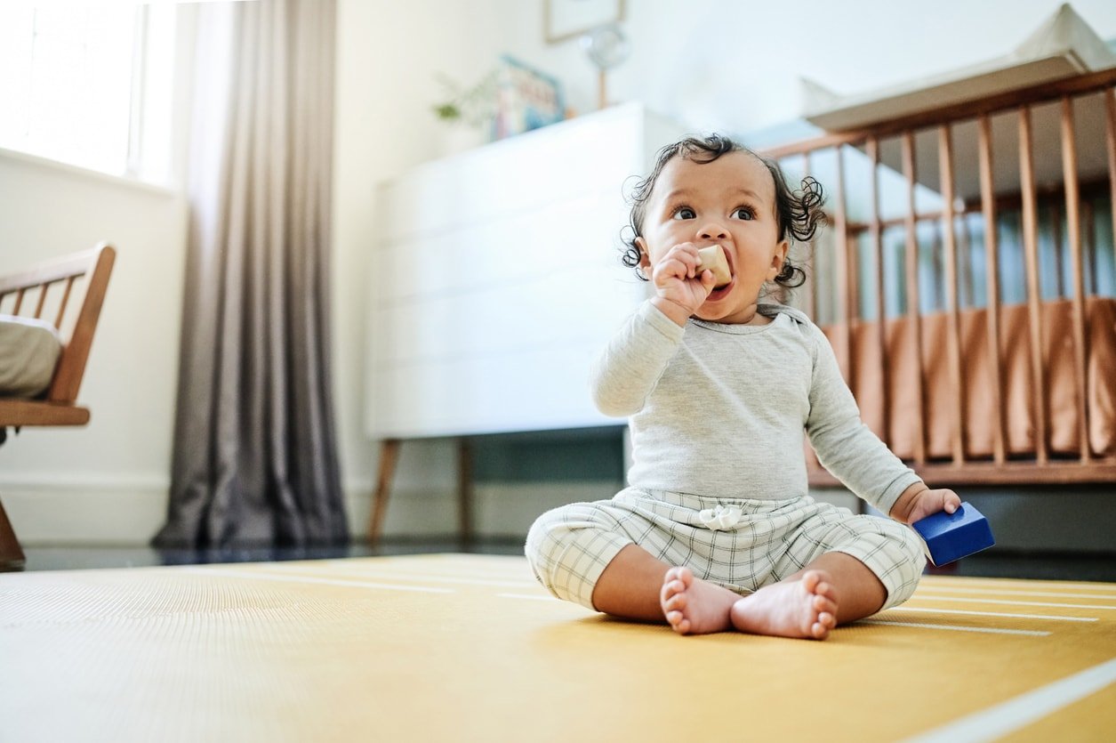 Bebé de 10 meses: Alimentación, sueño e hitos por meses