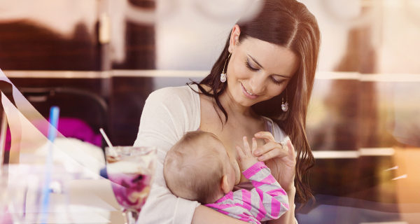 Lactancia materna en lugares públicos