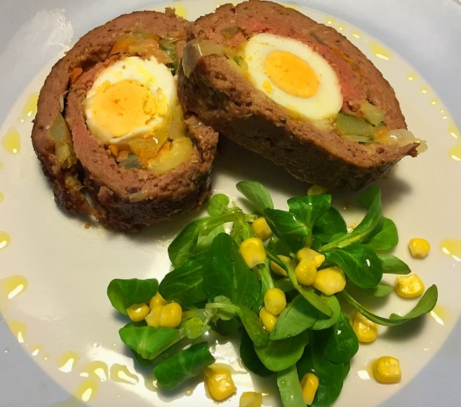 Receta para niños: pastel de carne relleno de verduras y huevo