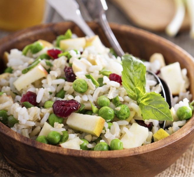 Receta para niños: ensalada de arroz con atún y manzanas