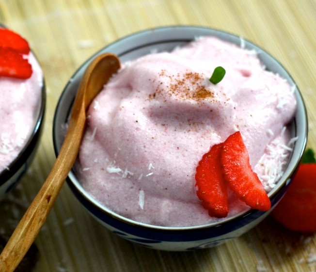 Receta para niños: mousse de fresas, coco y canela