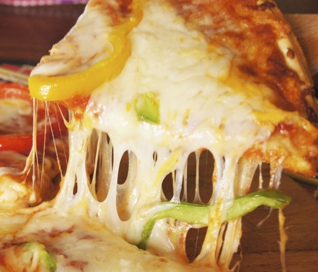 Receta para niños: pizza de masa casera rellena de verduras
