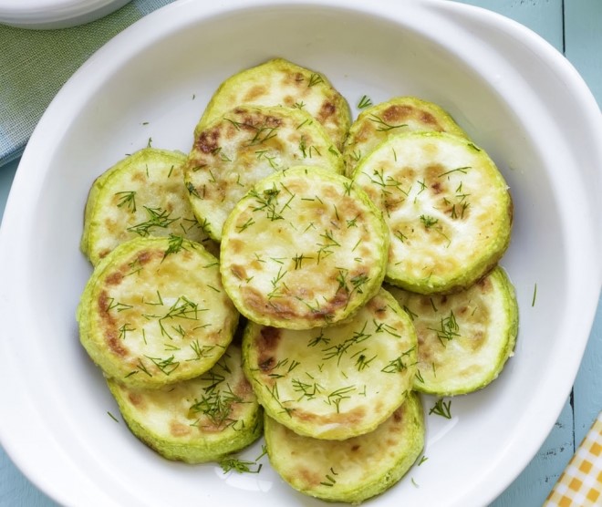 Receta para niños: calabacín a la plancha con ajo y cilantro