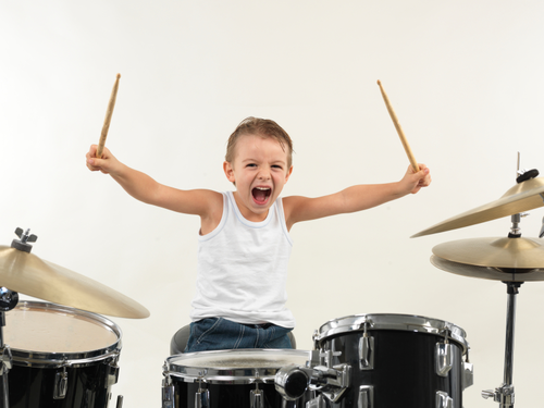 Música para niños: tocar la batería