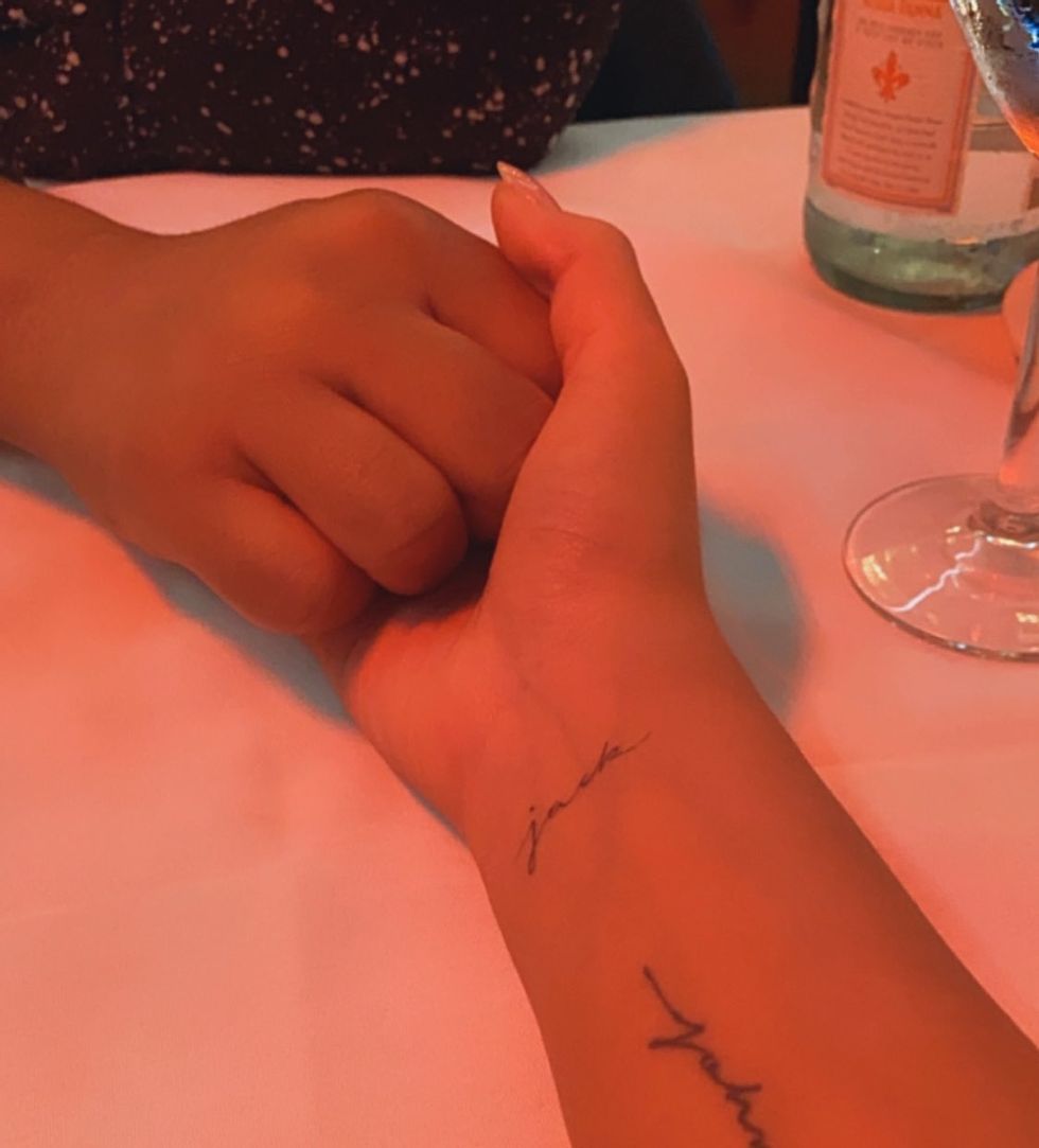 Chrissy Teigen se hizo un tatuaje en honor al niño que perdió