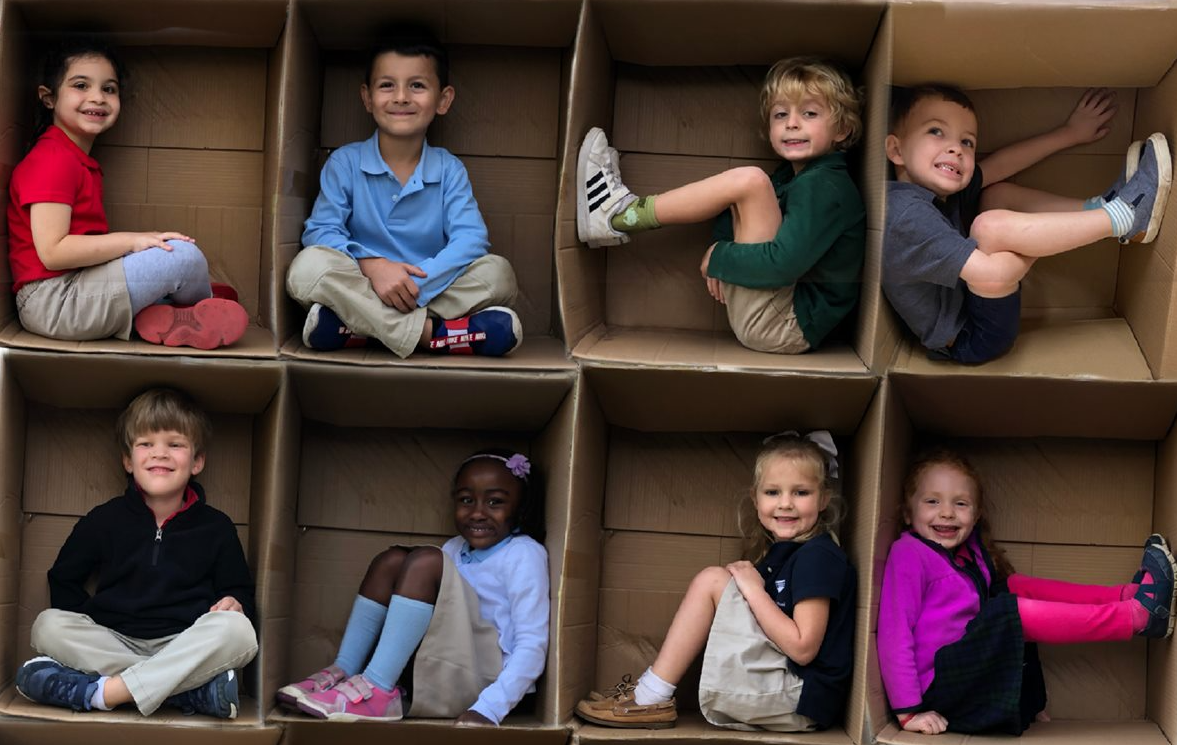 Los maestros están creando adorables fotos de clases sociales distantes y son incluso mejores que las tradicionales