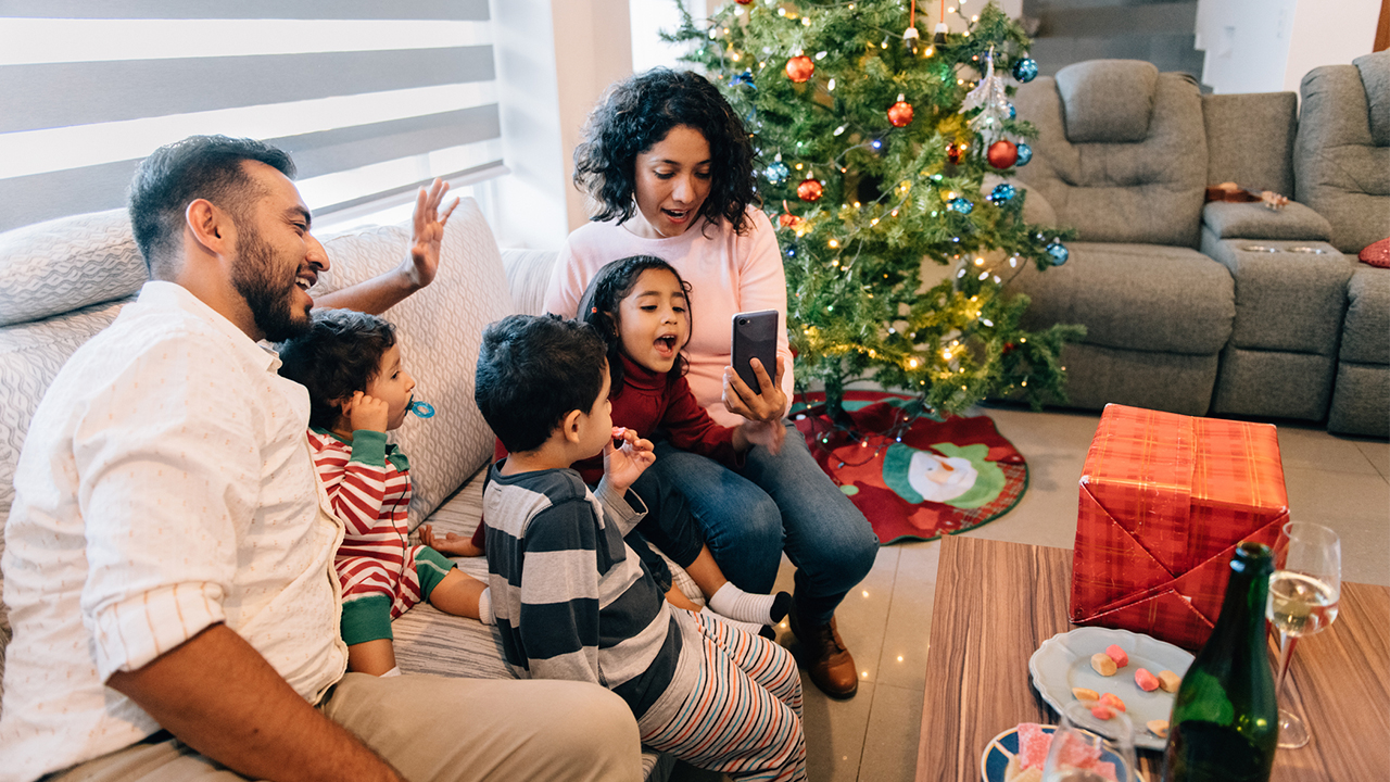 Cómo manejar la decepción de tus hijos y comenzar nuevas tradiciones navideñas este año