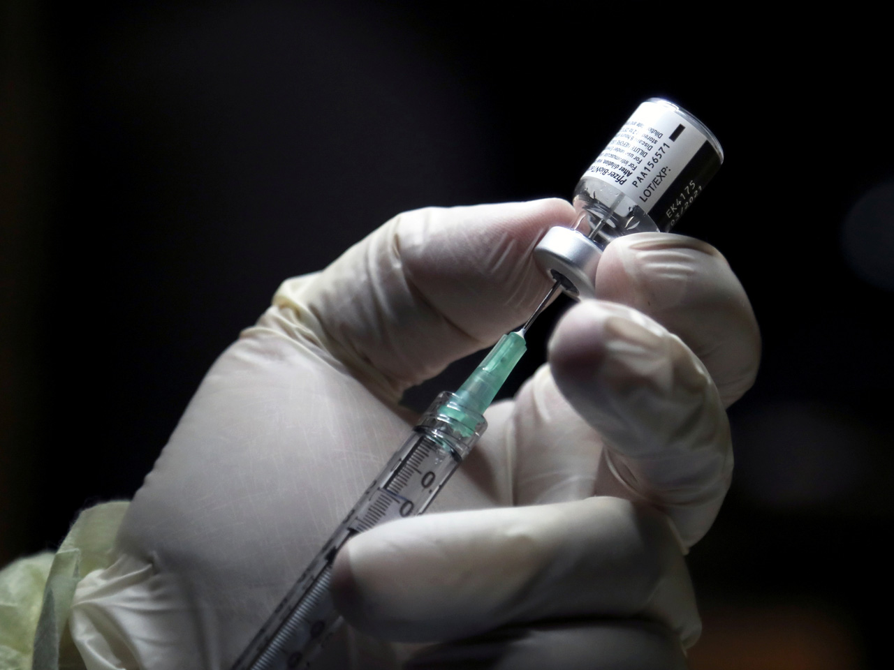 Los médicos responden a 10 grandes preguntas sobre la vacuna COVID-19
