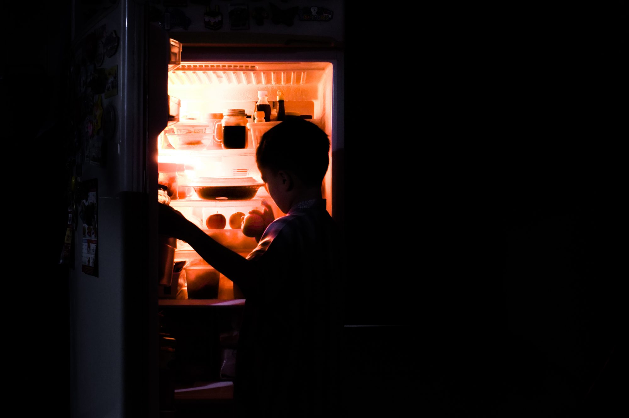 Los padres hambrientos se saltan las comidas para alimentar a sus hijos debido a la pandemia