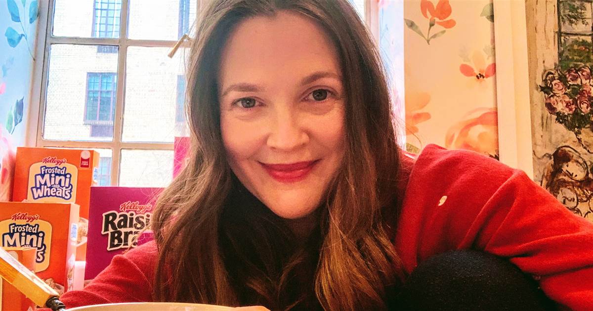 Cómo Drew Barrymore da a sus hijas la infancia que ella no tuvo