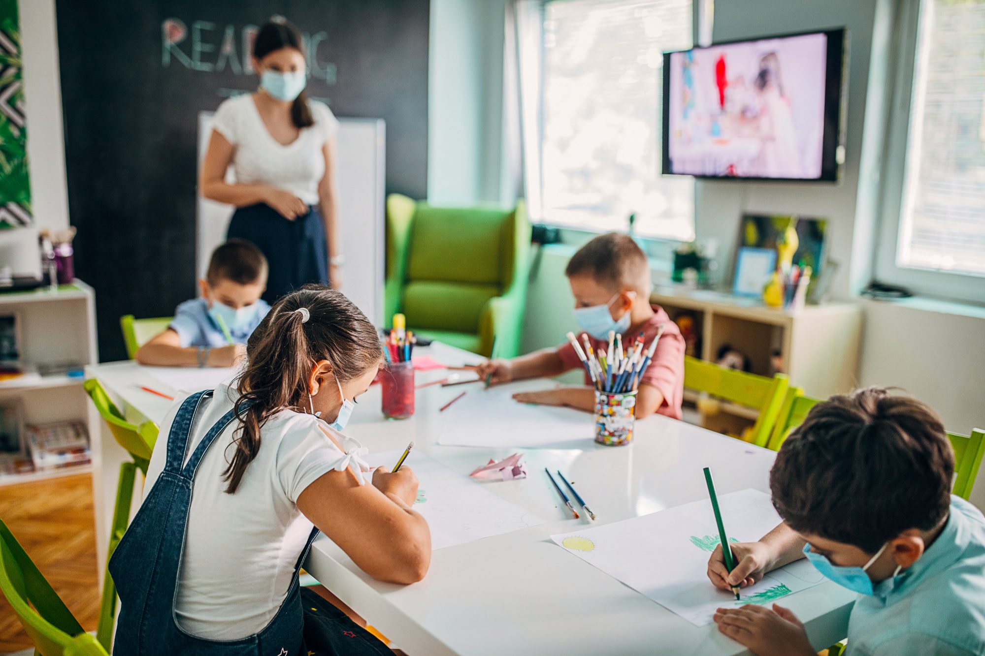 ¿Volverán los niños al colegio en otoño? Esto es lo que piensan los expertos y cómo podría ser 