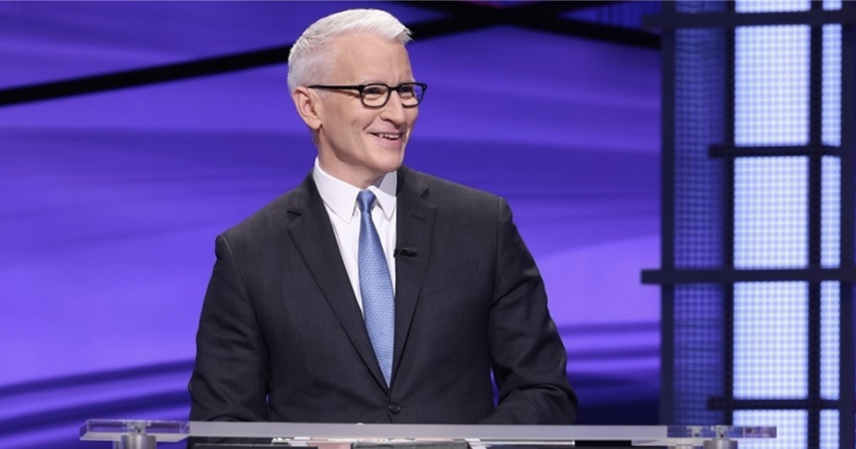 El hijo pequeño de Anderson Cooper le ve en televisión por primera vez como presentador de 'Jeopardy!