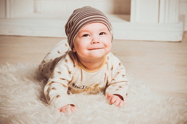 8 mejores ropas de bebé niño y cosas en las que fijarse al comprarlas