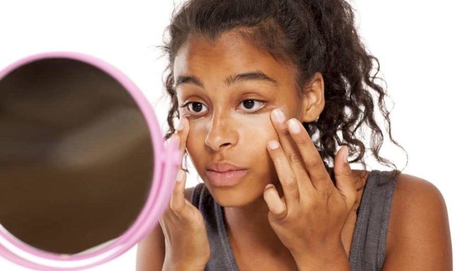 Cómo aconsejar a tu hijo sobre el maquillaje