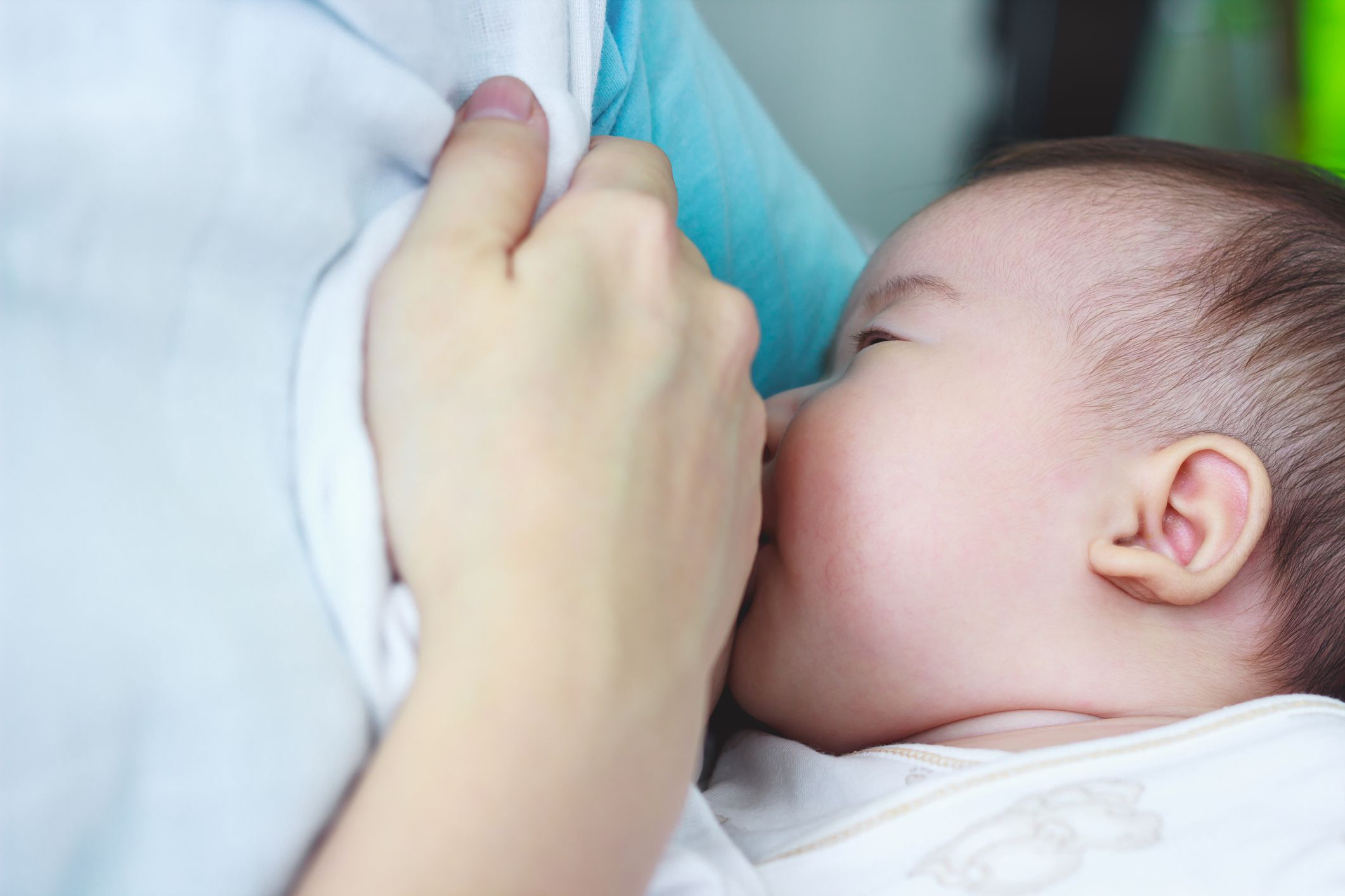 Cómo saber si su hijo de 3 a 6 meses está comiendo lo suficiente