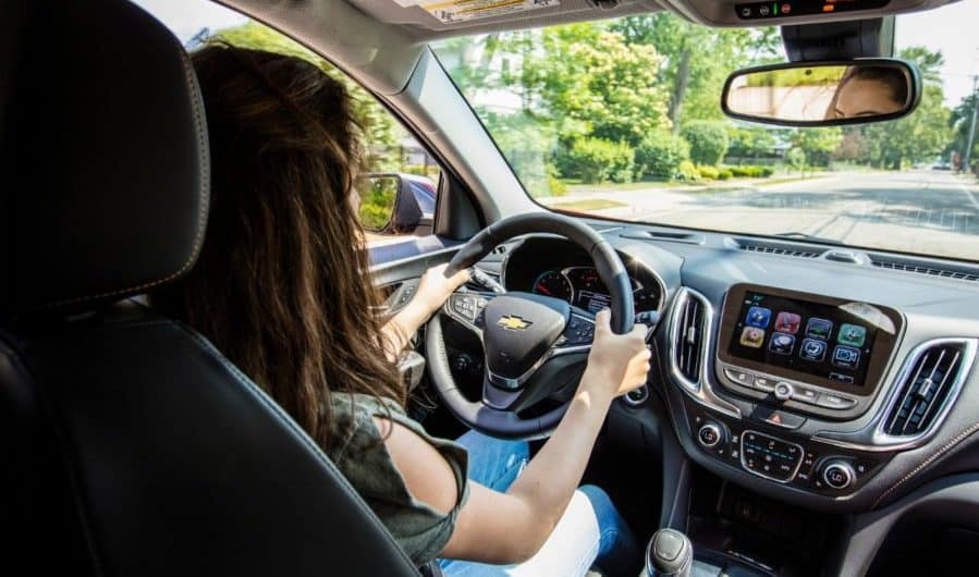 Conozca la nueva tecnología automovilística para la seguridad del conductor adolescente (y su cordura)