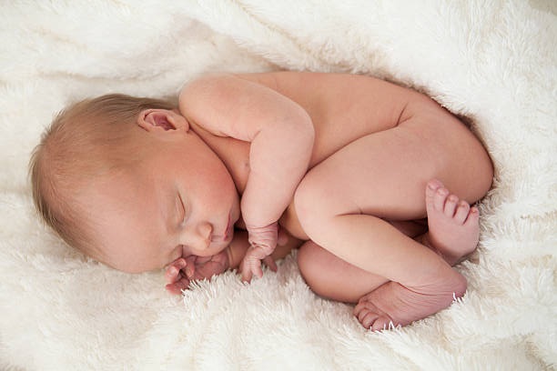 Vómitos del bebé: 5 sorprendentes razones por las que tu bebé lo hace.