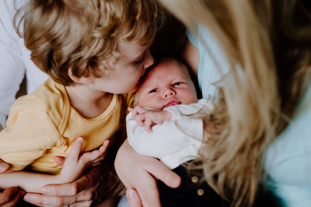 Consejos para compaginar las rutinas de los niños y los recién nacidos