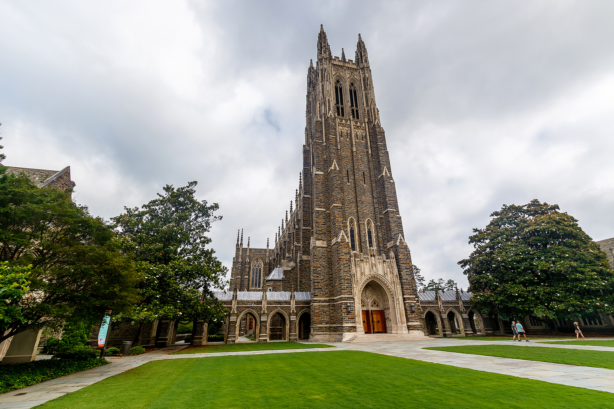 La Universidad de Duke anuncia que los empleados que no se vacunen contra la COVID-19 serán despedidos