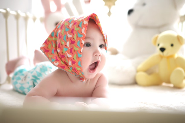 12 impresionantes trucos para que tu bebé pose para una sesión de fotos