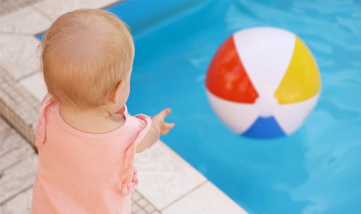 Importantes consejos de seguridad en la piscina para bebés y niños pequeños este verano