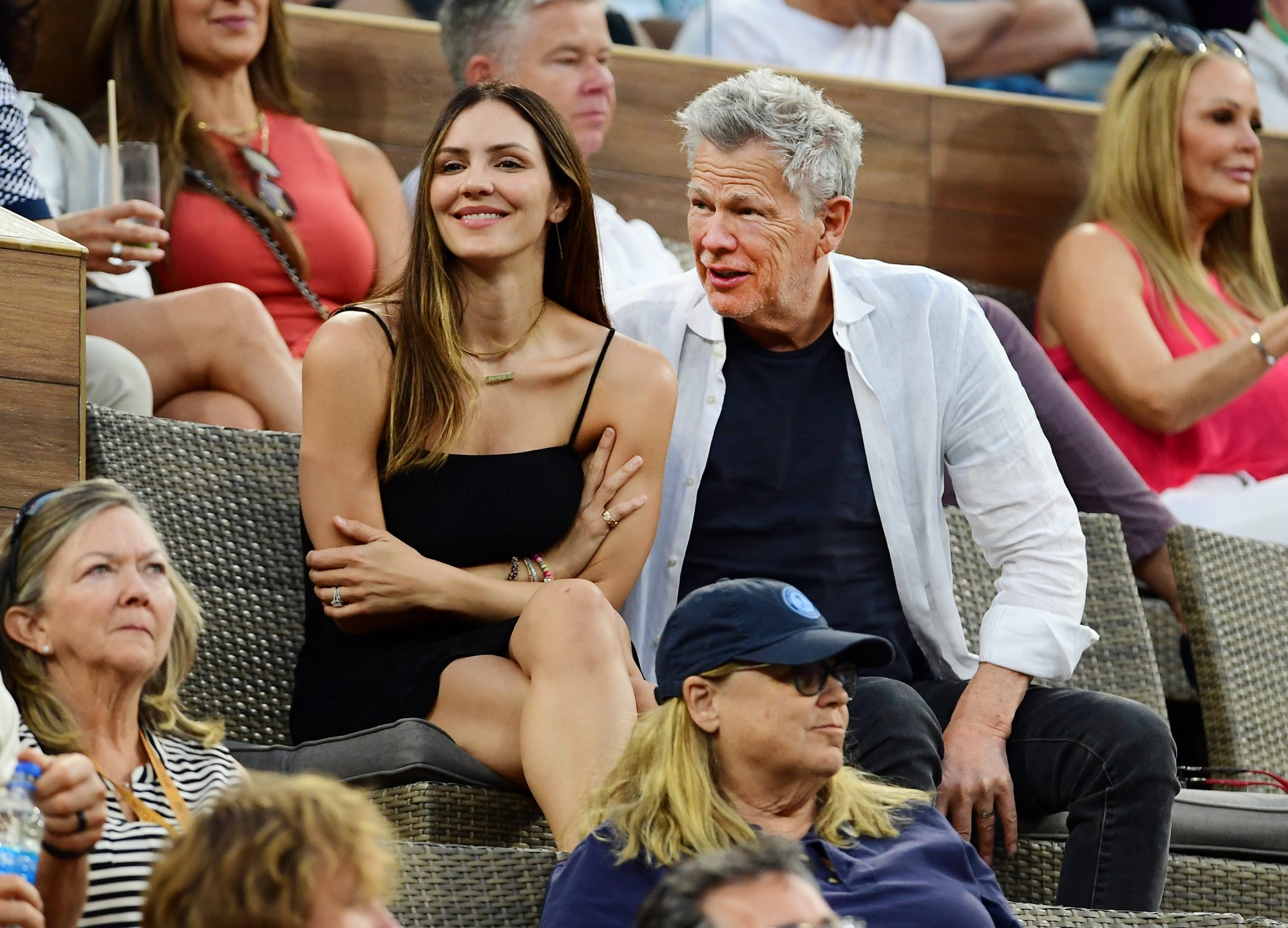 Katharine McPhee responde a los "haters" después de los comentarios de su marido David Foster sobre su cuerpo después de la maternidad en bikini