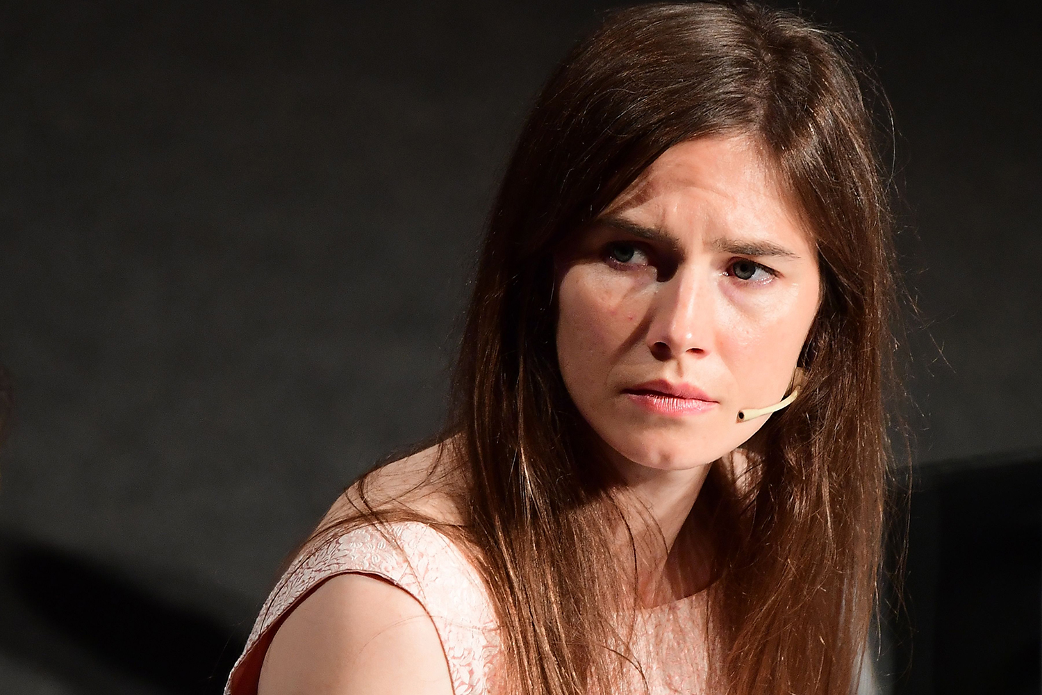 La nueva mamá Amanda Knox dice que la fertilidad de las mujeres debe tenerse en cuenta en las sentencias de prisión