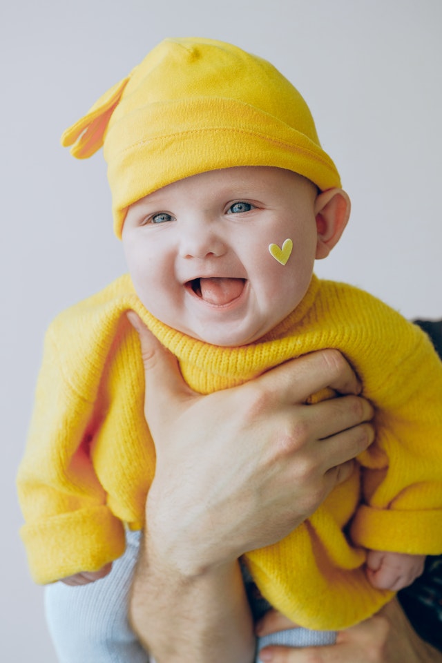 ¡Vestir al bebé! 8 cosas clave a tener en cuenta antes de ir a comprar su ropa de bebé