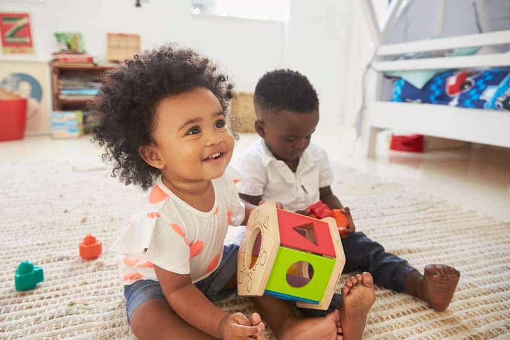 28 de los mejores juguetes STEM para bebés