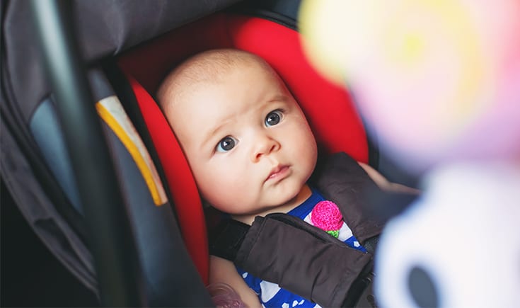 10 trucos para ayudar a un bebé que odia la silla del coche