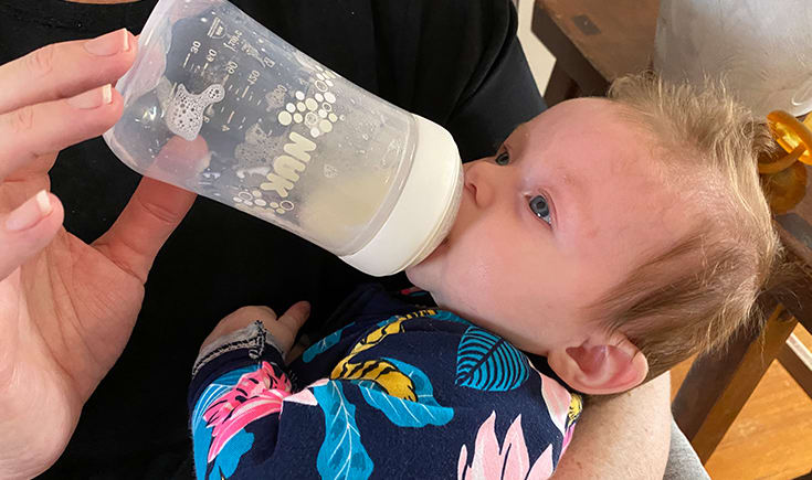 ¿Mi bebé es alérgico a las proteínas de la leche de vaca?