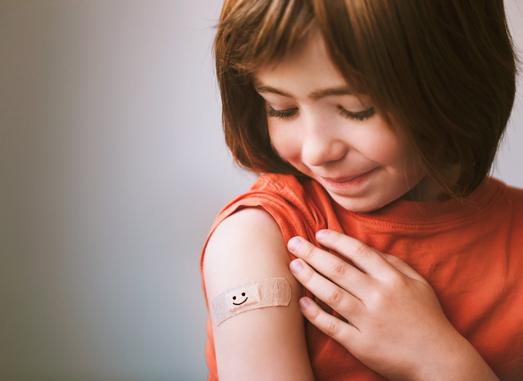 Todas las razones por las que no debe esperar para administrar a su hijo la vacuna COVID