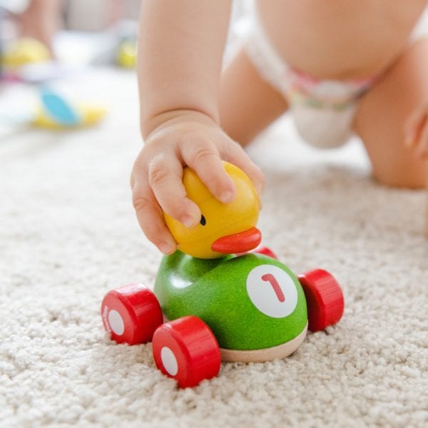 Cómo limpiar los juguetes del bebé + productos de limpieza seguros