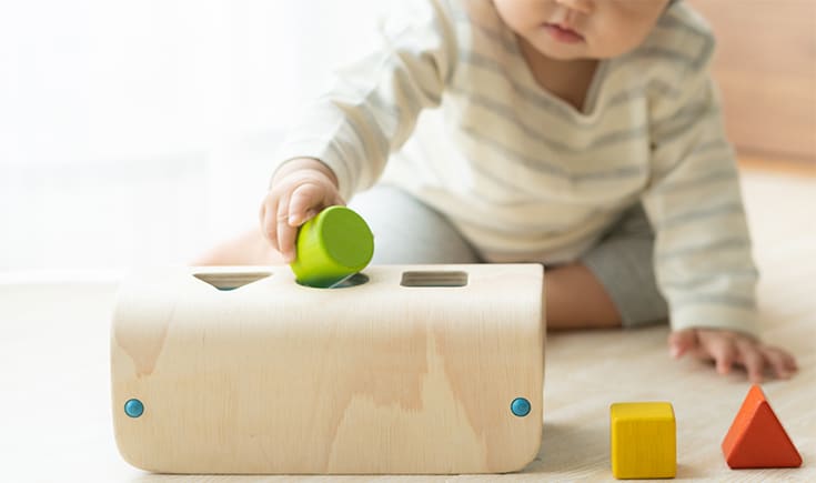 ¿En qué consiste el enfoque Montessori para los bebés?