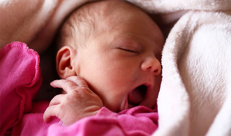 Cómo reconocer y responder a las señales del recién nacido