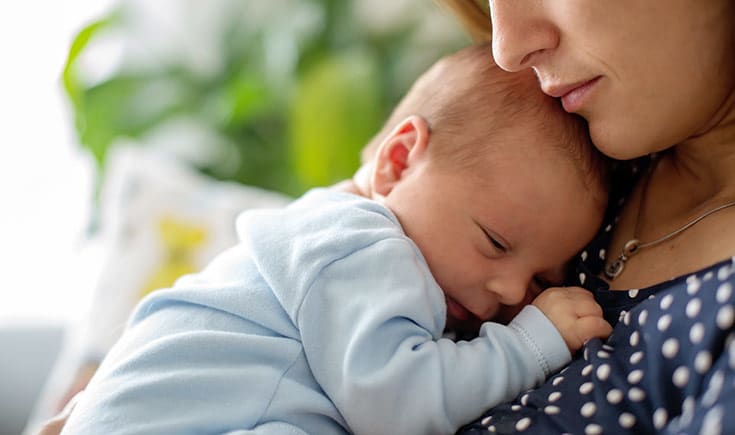 6 comportamientos de los bebés que son perfectamente normales