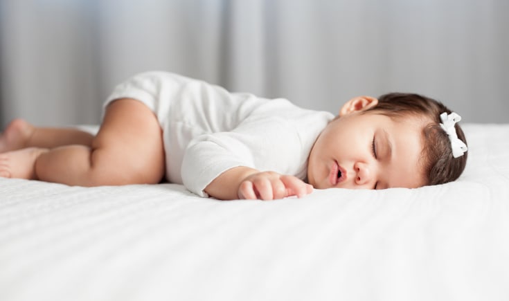 El bebé sigue durmiendo boca abajo: Lo que hay que saber
