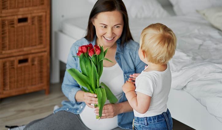 30 ideas de regalos con sentido para mamás que esperan su segundo bebé (y más)