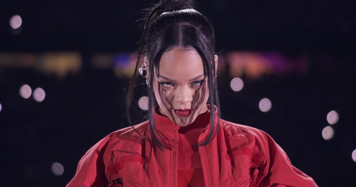 La radical interpretación del embarazo de Rihanna