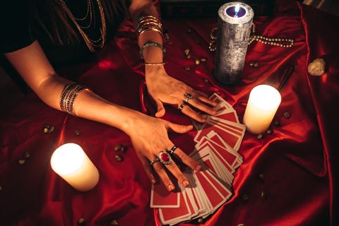 fortune teller reading tarot