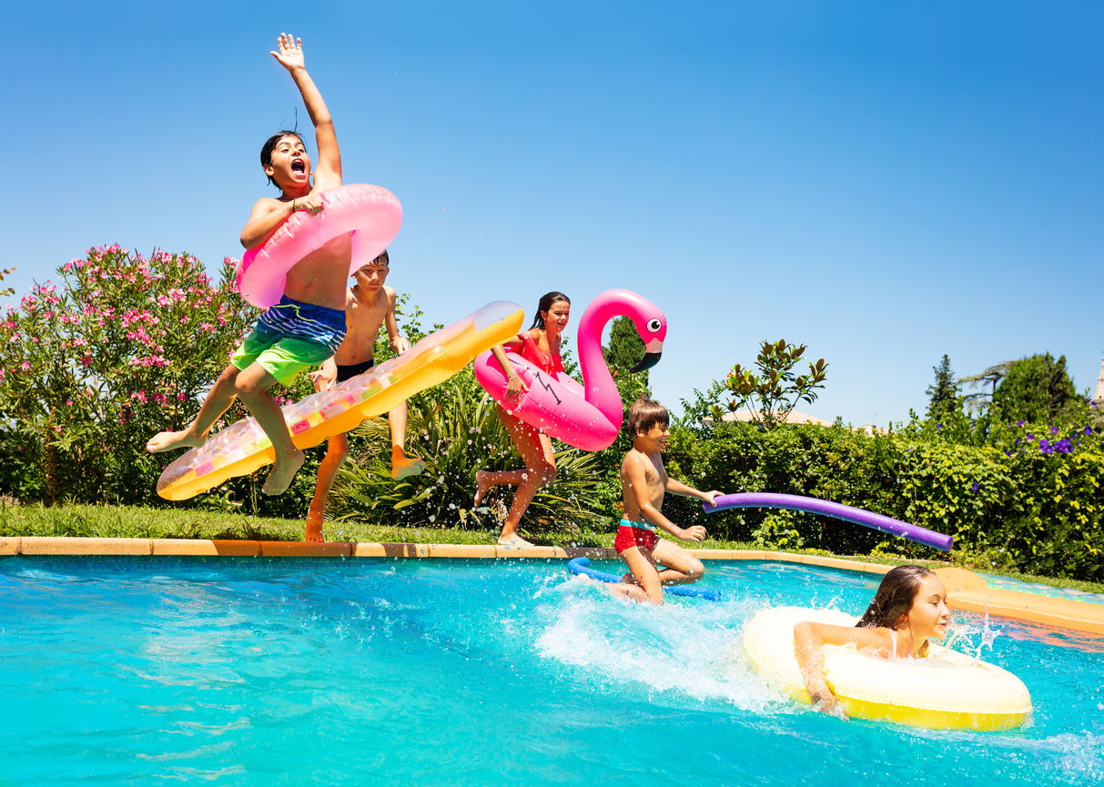 Los 20 mejores juguetes de piscina para niños este verano