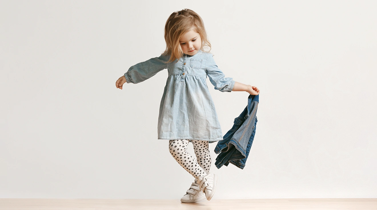 Cómo la inteligencia artificial ayuda a los padres a ahorrar en ropa infantil de diseño