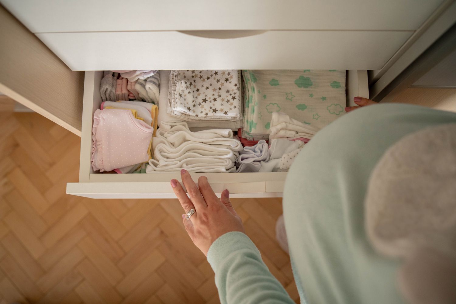 Cómo organizar el equipamiento del bebé